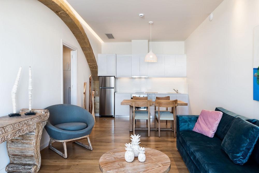 Avra Apartments Kolymbari Harbour Bagian luar foto