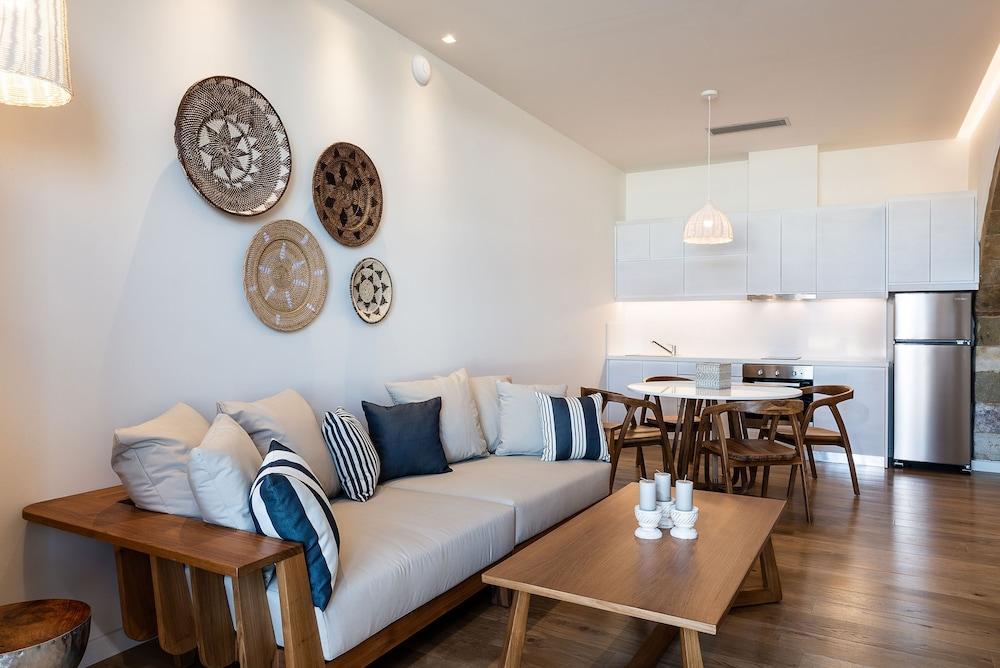 Avra Apartments Kolymbari Harbour Bagian luar foto